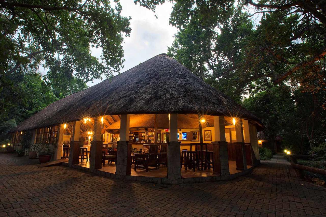 Island Safari Lodge Maun Extérieur photo