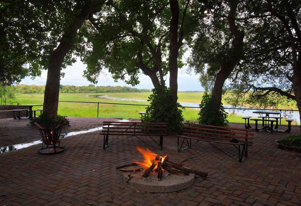 Island Safari Lodge Maun Extérieur photo